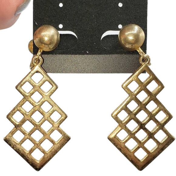 unbranded Jewelry - Vintage 1970s Art Deco screw on clip on earrings